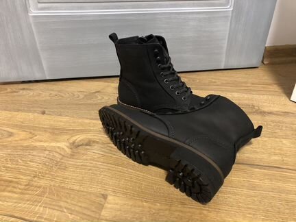Женские ботинки