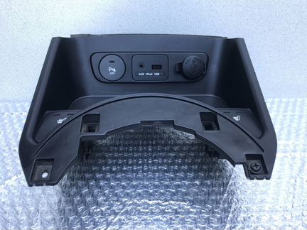Консоль под торпедо KIA Sportage 3