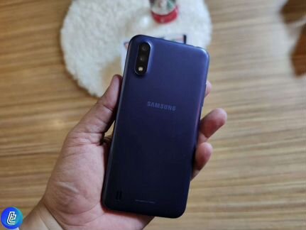 Телефон Samsung a01