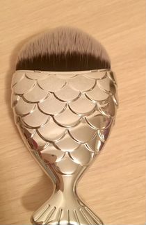 Кисть для макияжа