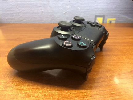 Джостик от PlayStation 4