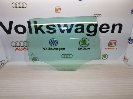 Стекло задней двери VW Passat B7 Variant L/R