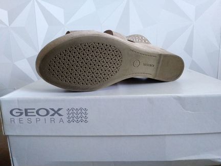 Босоножки Geox 39р натуральная замша беж