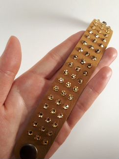 Браслет из натуральной кожи со стразами Swarovski