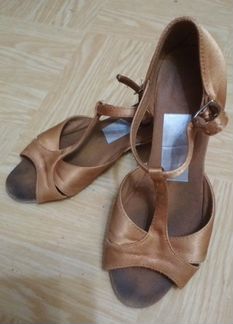 Танцевальные туфли-босоножки