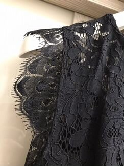 Вечернее платье черное приталенное с кружевом