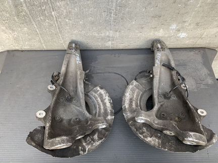 Кулак поворотный передний L & R на бмв 5 Ф10 F10