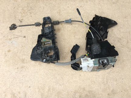 Замок двери задней левой Mercedes W251 R 251