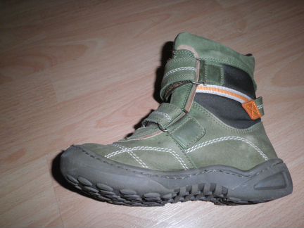 Продаю зимние сапожки 