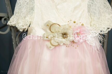 Платье новое праздничное с заколкой