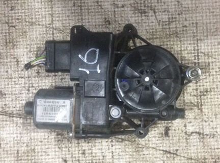 Моторчик стеклоподъемника заднего Пежо 2008 208