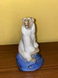 Статуэтка белый медведь фарфор Гжель