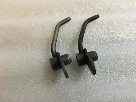 Форсунка масляная Mazda CX-7 3/6 MPS L3K9-10-580