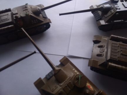 Пять металлических танков производство СССР