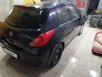 Nissan Tiida 1.5 AT, 2004, 220 000 км