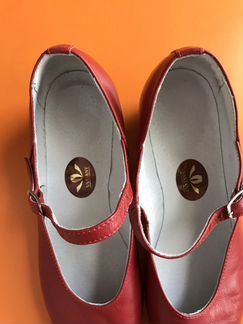 Туфли кожаные для танцев красные 35 размера