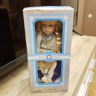 Кукла снегурочка на подставке
