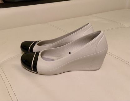 Туфли Crocs на танкетке, 36,5-37