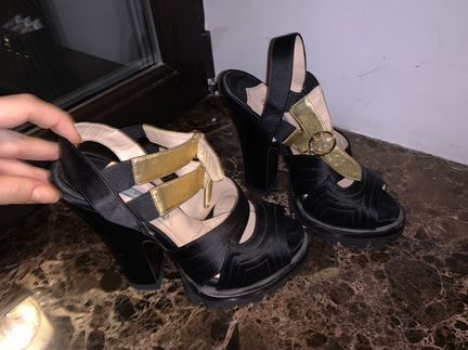 Босоножки Prada