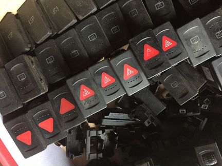 Кнопка аварийной сигнал 3B0953235B D vw passat b5