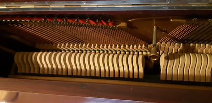 Пианино schiller Германия