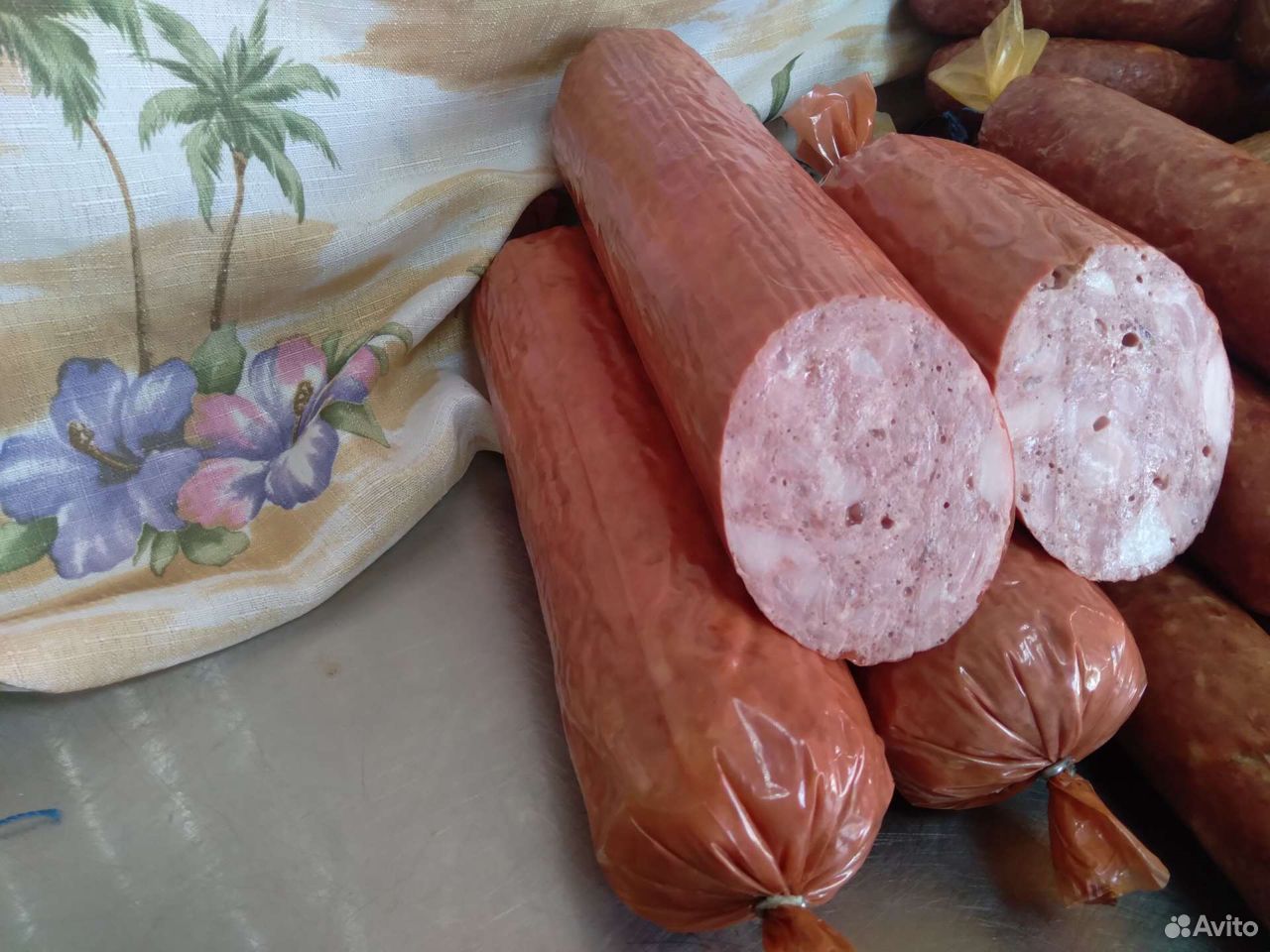 Колбасы и деликатесы