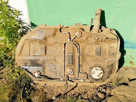 Бензобак Lancer 9