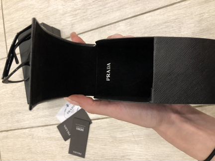 Очки Prada