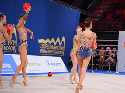 Групповые купальники для художественной гимнастики