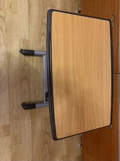 Компьютерный стол для ноутбука