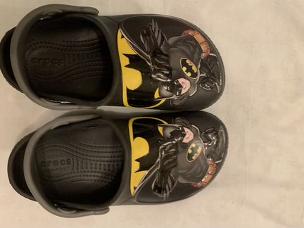 Продаются crocs 12 C с бетменом
