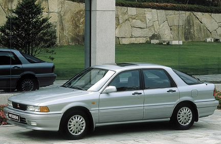 Крыло заднее левое четверть Mitsubishi Galant E33A