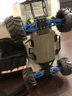 Машина Traxxas Slash