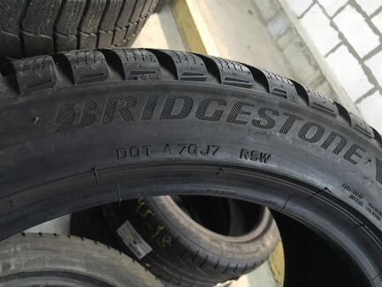Пара Bridgestone Blizzak LM-32 225/45 R18
