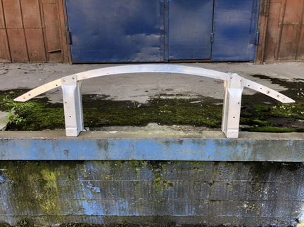 Усилитель бампера в сборе Мерседес Е207 E 207