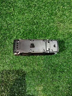 Блок кнопок стеклоподъёмников на Мерседес