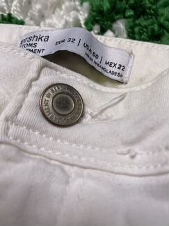 Джинсы Bershka