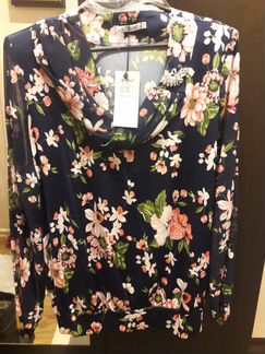 Новая Блузка на ножке 52раз.вискоза