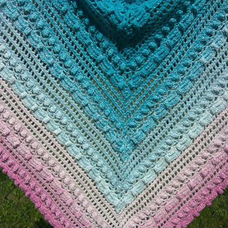 Шаль вязаная ручной работы