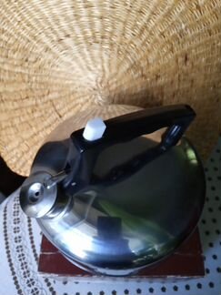 Новый чайник со свистком