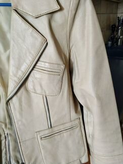 Женская бежевая кожаная куртка-пиджак