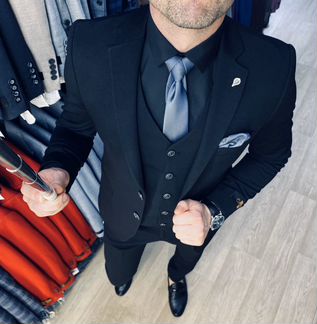 Костюмы мужские классический (бизнес) новый