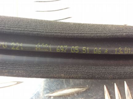 Уплотнитель двери передней левой Mercedes W221 S