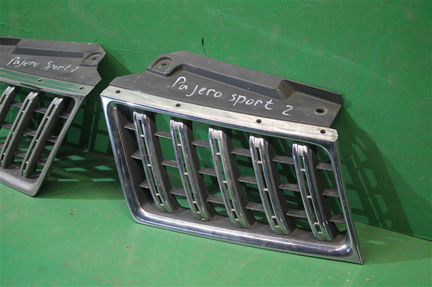 Решетка радиатора Mitsubishi Pajero Sport 2