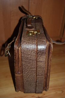 Советский кожаный чемодан