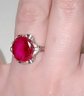 Серебряные кольца с корундом