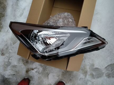 Hyundai Solaris передняя правая фара