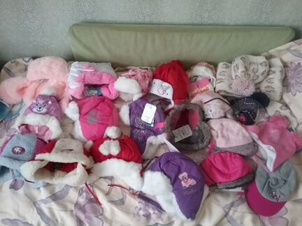 Новые шапки на девочку. Размеры разные