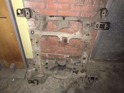 Подрамник на мерседес 166 GL ML