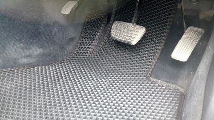 Новые коврики в салон Toyota Crown